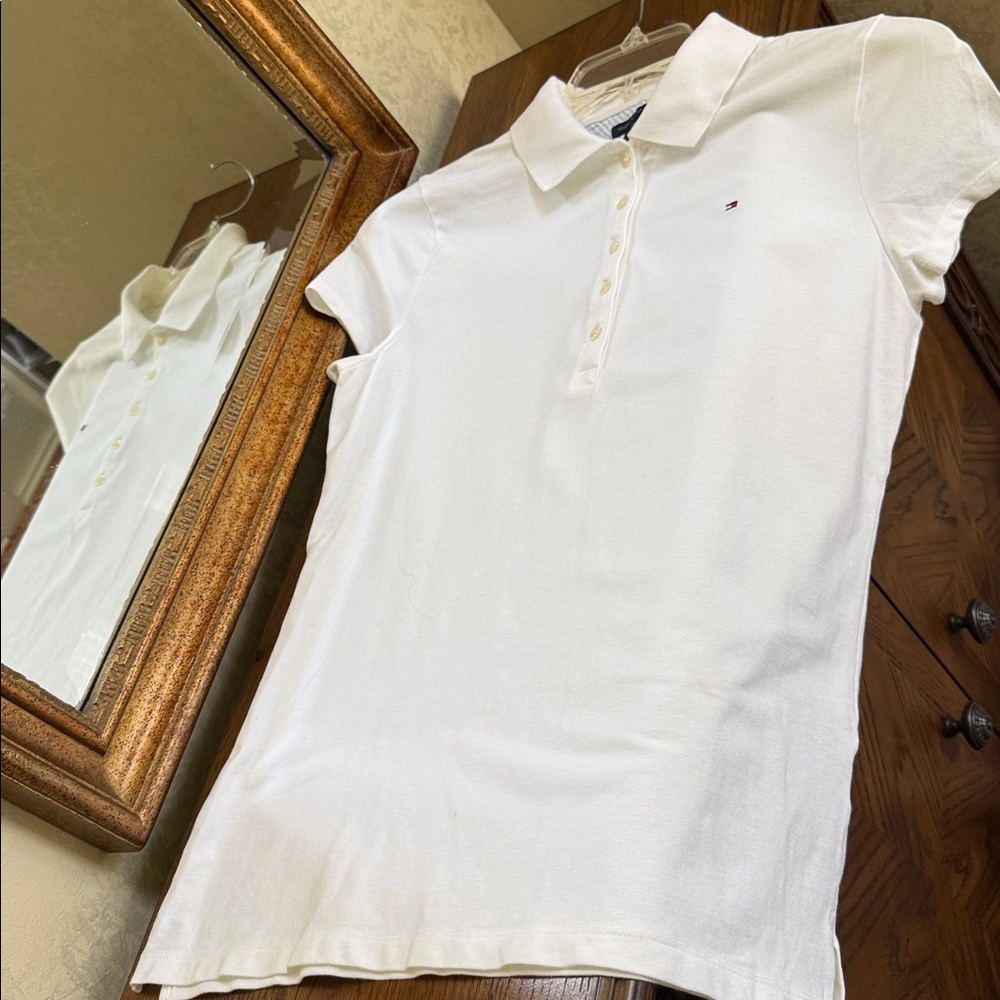 Tommy Hilfiger Women's White Short-Sleeve Polo Shirt. Size M.